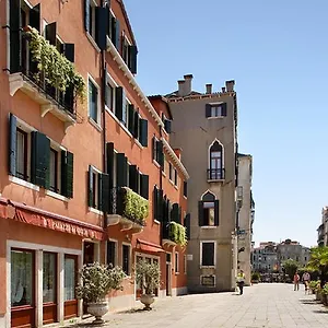 Palazzo Del Giglio Italy